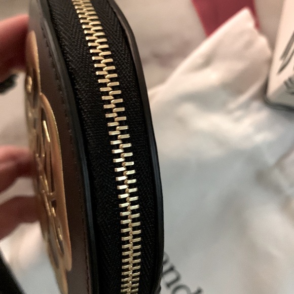 [🌟 PRICE FIRM] Alexander McQueen Leather Logo Round Circle Coin Pouch Wristlet - Picture 5 of 10